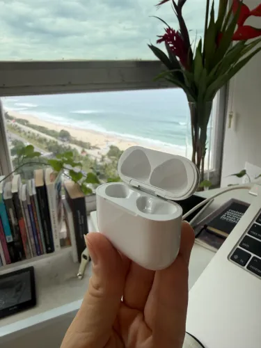 Estojo de recarga Apple AirPods 4 usc-c