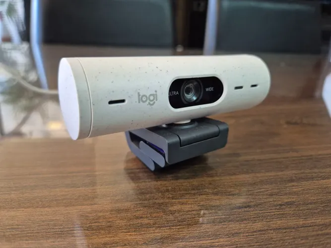 Webcam Logitech Brio 500 - Excelente Estado | Pouquíssimo Uso