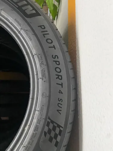 KIT 4 PNEUS MICHELIN 235/60R19 NOVOS
