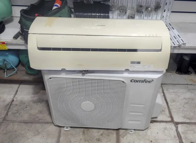 Ar condicionado Conffe 9 mil btus/ com instalação