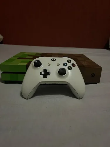 Xbox one s(Minecraft)