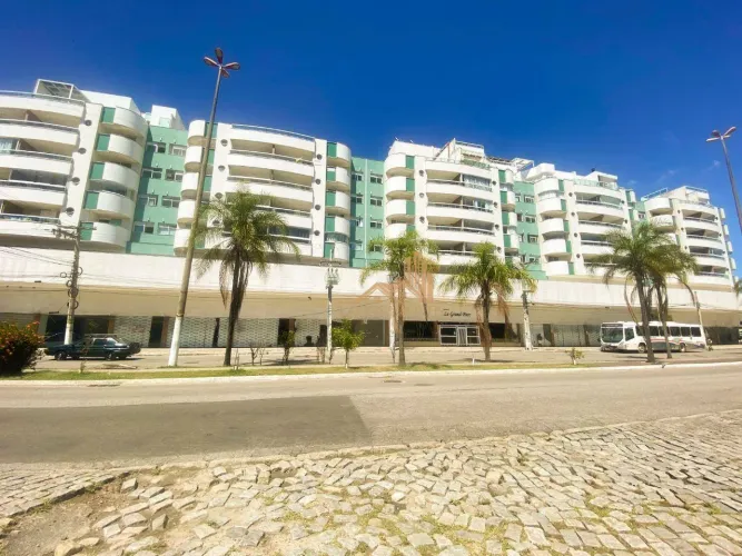 Apartamento com 2 dormitórios para alugar, 80 m² por R$ 4.614/mês - Centro - Cabo Frio/RJ