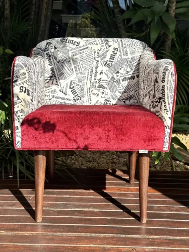 Poltrona Decorativa de Design Ferrotelli - Estilo Eclético / Retrô (Peça Única!)