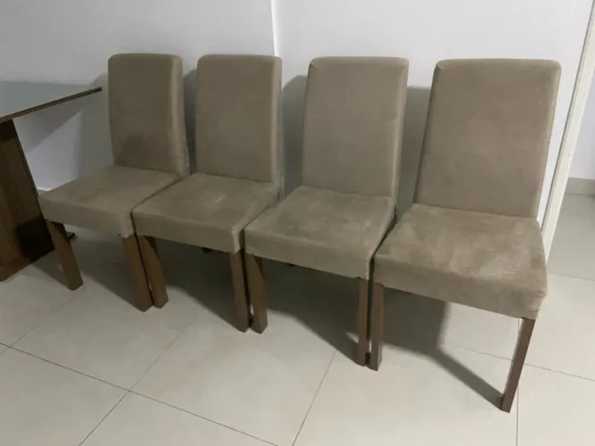 Mesa com cadeiras