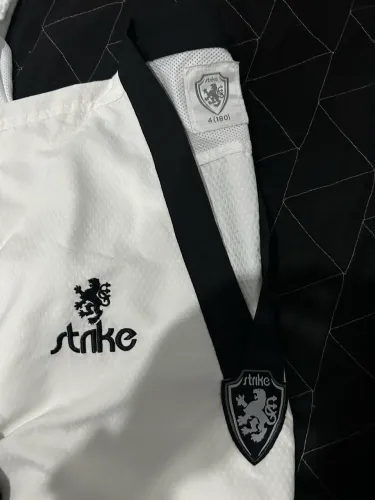 Dobok Stike - Tarkwondo