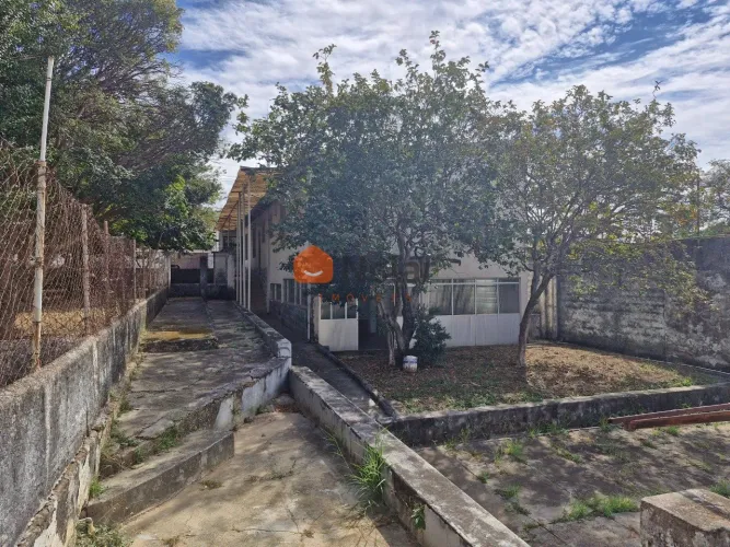 Lote á venda com 1.350 m² são 3 lotes no bairro Pompéia / Esplanada em Belo Horizonte MG