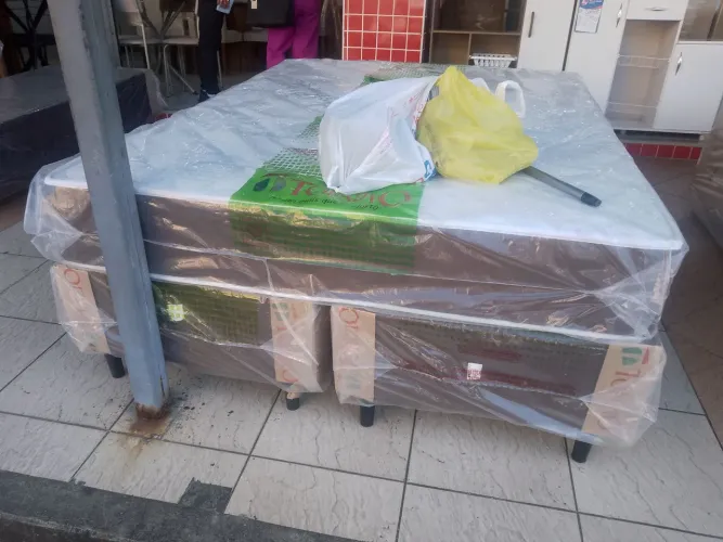 Vendo cama queem com 1 mês de uso valor R$1.00000