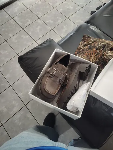 mocassim schutz de couro marrom (preço a negociar)