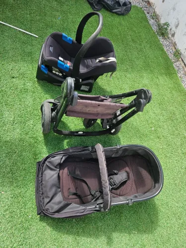 Bebê conforto e carrinho com berço Moises
