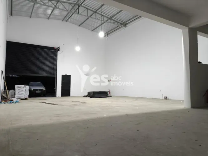 Galpão a venda em Santo André, Parque Capuava - 235m² - Banheiro, Copa - Piso Frio REF: 18