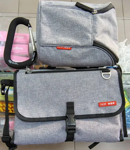 Kit trocador de fralda + bolsa + Grampo para pendurar no carrinho