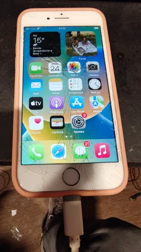 iPhone 8 64gb touch trincado bateria nova funciona perfeitamente icloud limpo