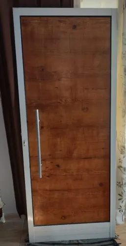 Vende -Se Porta de alumínio com tampão de madeira