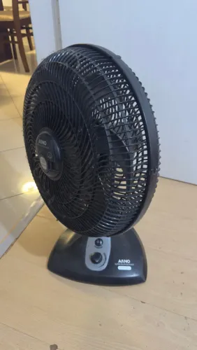 Ventilador de mesa Arno Turbo