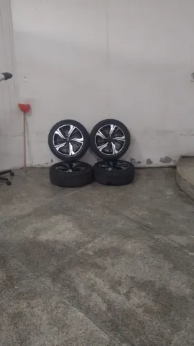 Jogo de rodas e Pneus novos do Civic G10 