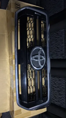 Grade dianteira Original Toyota Hilux 2018-2020