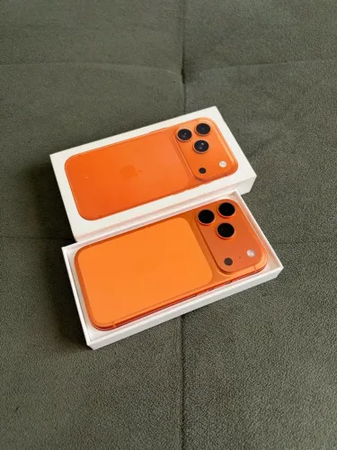 IPhone 17 pro 256gb laranja! Aceito trocas e cartão.