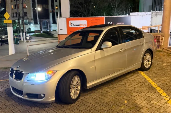 BMW 320I A 2010