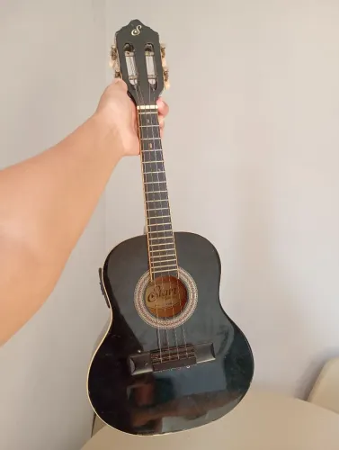 Cavaquinho e ukulele
