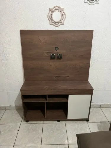 Rack com painel para televisão de 43 polegadas