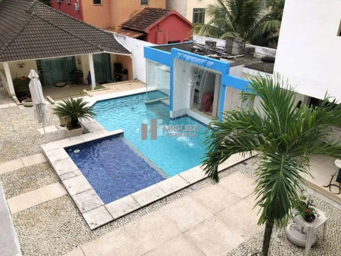 Casa à Venda Linear na Rua Marechal Jofre - Grajaú, Sala, 4 Quartos, 2 Suítes, 6 Vagas de