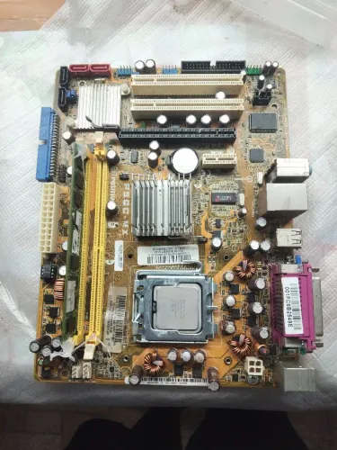 Placa mãe sokete 775 positivo com processador dual core e. 4 Gb memória