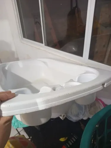 Banheira com trocador.