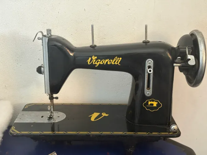 Máquina de costura Vigorelli