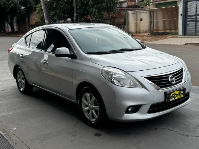 Nissan Versa SL 1.6 16V Flex Fuel 4P Mec. 2014