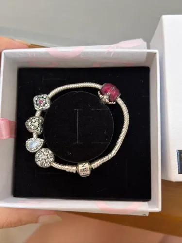 Pulseira Pandora Original com 5 charms originais