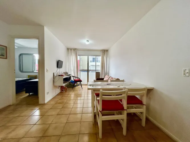 Apartamento para locação anual Enseada