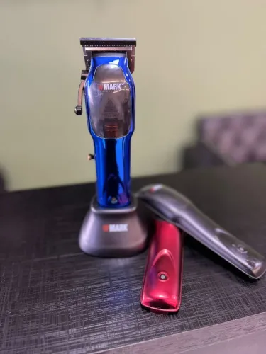 Vendo maquina de cortar cabelo a bateria WMARK profissional