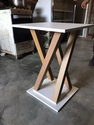 Mesa de canto 