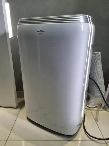 Ar condicionado portátil 11.000 BTUs Britânia Funcionando perfeitamente