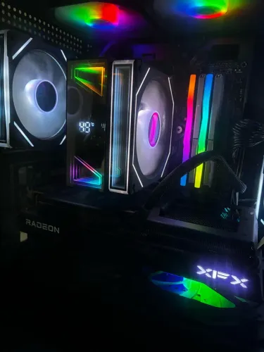 RX 9060XT 16GB TRIPLE FAN PRA SAIR!!