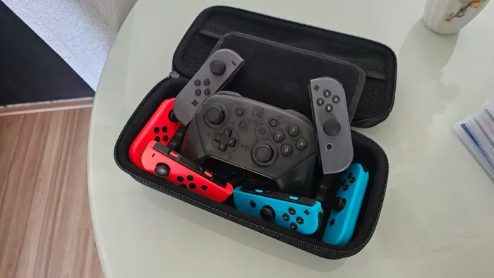 Nintendo Switch + Kit de acessórios 