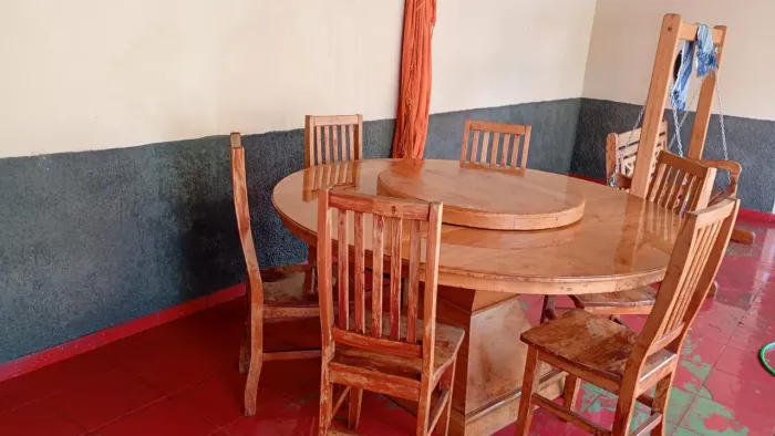 Jogo de mesa de madeira 