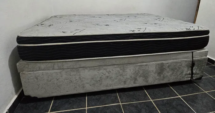 Cama de casal baú box