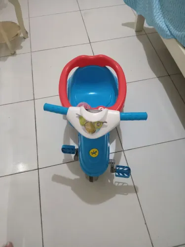 Triciclo em ótimas condições
