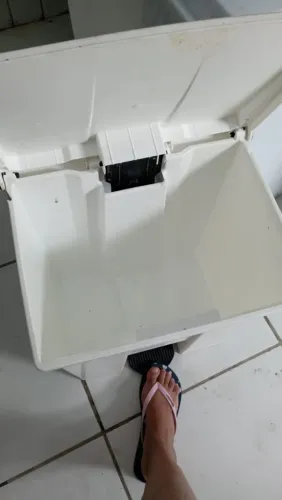Vendo 2 lixeiras com pedal para Cozinha Industrial
