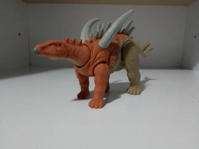Dinossauro gigantspinosaurus mattel jurassic world usado