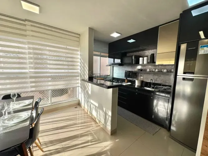 Apartamento 2 suítes, mobiliado no Brava Bueno e muito bem localizado (T-33), próximo ao V