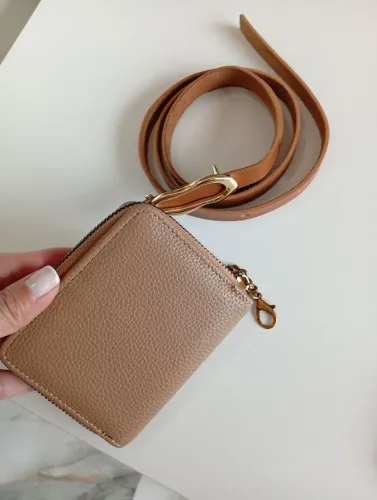 Carteira feminina e cinto estilo couro elegante como perfeito para você