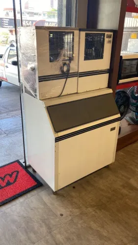 MÁQUINA DE GELO EGC 150 MA 250