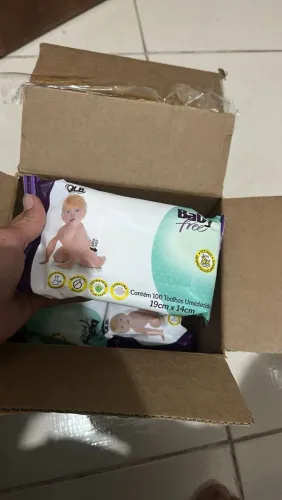 Cx com 10 pacotes de lenço umedecido- com 100 folhas Baby Free