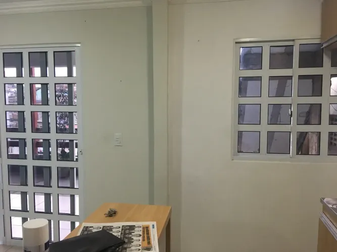 Alugo casa primeiro andar em bairro São Francisco