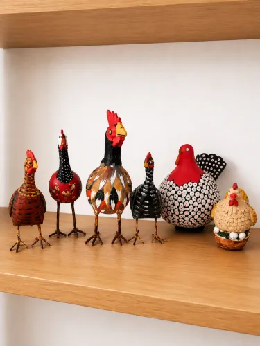 Lote com 6 Galinhas Decorativas em Metal e Resina | Decoração Rústica