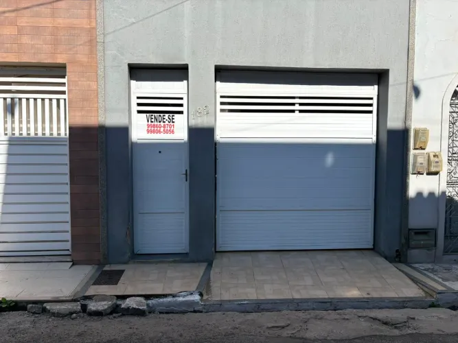 Excelente localização no centro na rua do fundo da prefeitura.