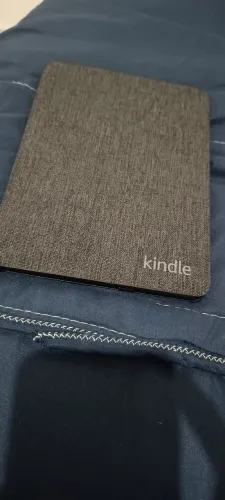 KINDLE PAPERWHITE SIGNATURE EDITION 32GB + CAPA DE TECIDO GERAÇÃO MAIS RECENTE