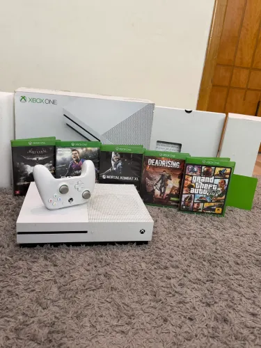 Xbox One S + Controle + 5 Jogos + Nota fiscal